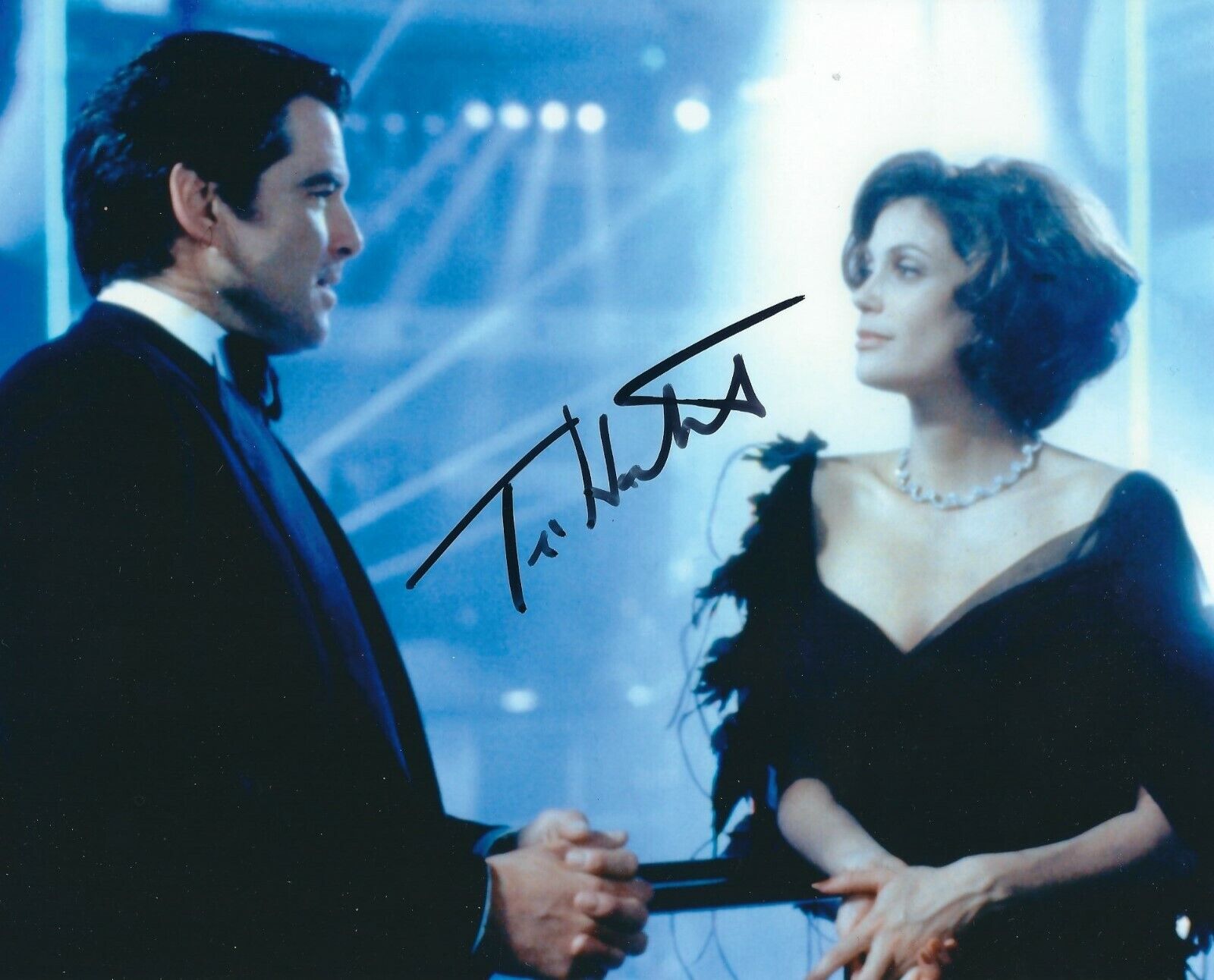 TERI HATCHER SIGNED 007 JAMES BOND 10x8 Photo Poster painting 3 - UACC RD & AFTAL RD AUTOGRAPH