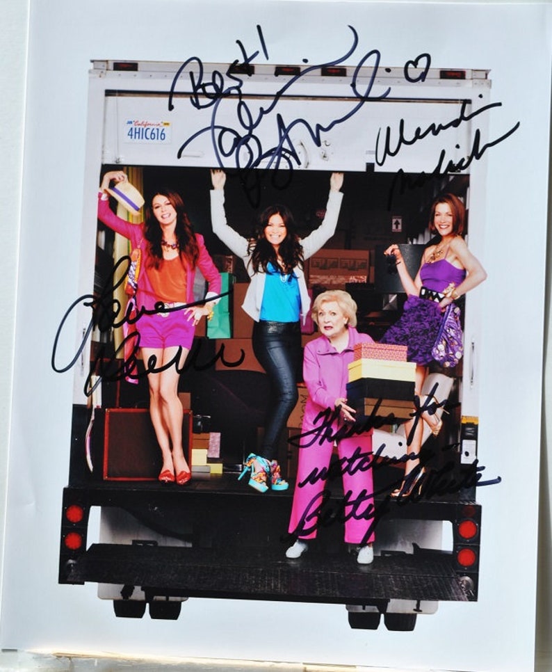 HOT In CLEVELAND Cast Signed Photo Poster painting X4 Valerie Bertinelli, Jane Leeves, Wendie Malick, Betty White wcoa