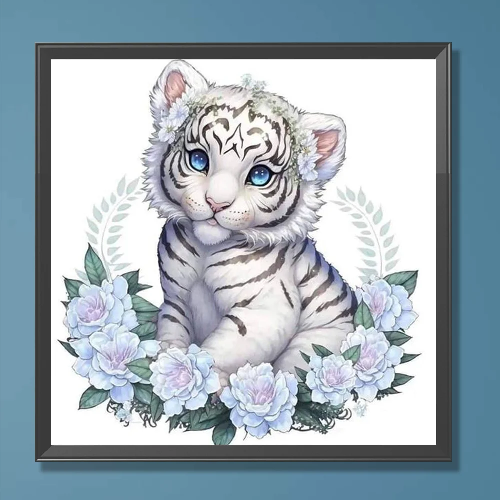 Full Round Diamond Painting 30*30cm - White Tiger Cub With Garland