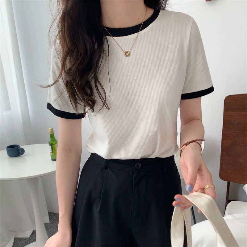 Uveng Uveng Bottom Shirt Female Slim Short-Sleeved T Shirt Female 2024 Summer New Korean Version Students Round Collar Women's Fashion