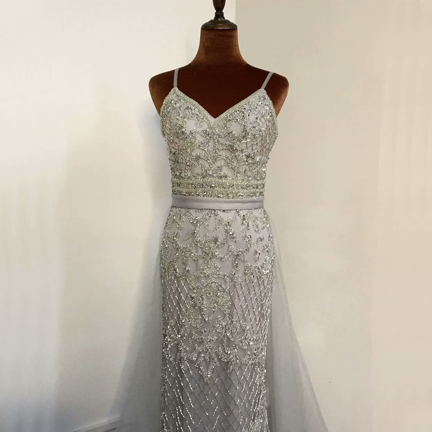 Lisliy Sleeveless V-Neck Spaghetti Straps Beadeds Embroidery Mermaid Prom Dress