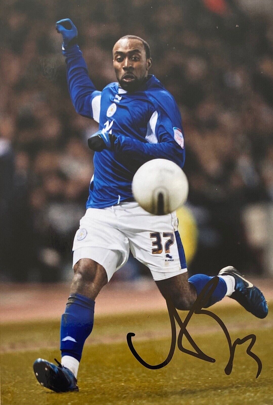 Darius Vassell Genuine Hand Signed 6X4 Photo Poster painting - Leicester City 5