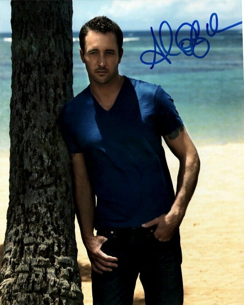 Alex O Loughlin Autographed Signed 8x10 Photo Poster painting ( Hawaii Five 0 ) REPRINT