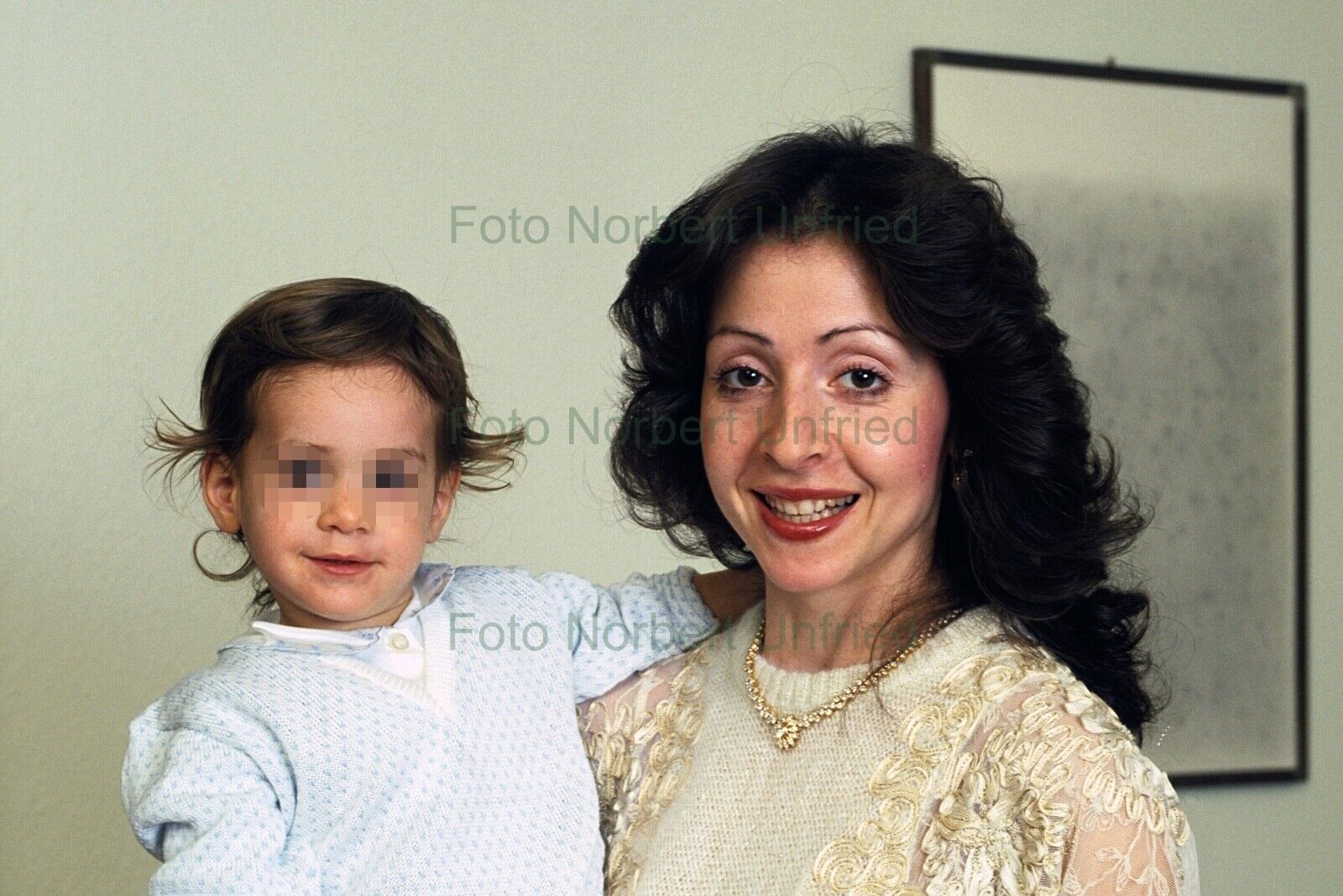 Vicky Leandros With Child - Photo Poster painting 20 X 30 CM Without Autograph (Nr 2-302