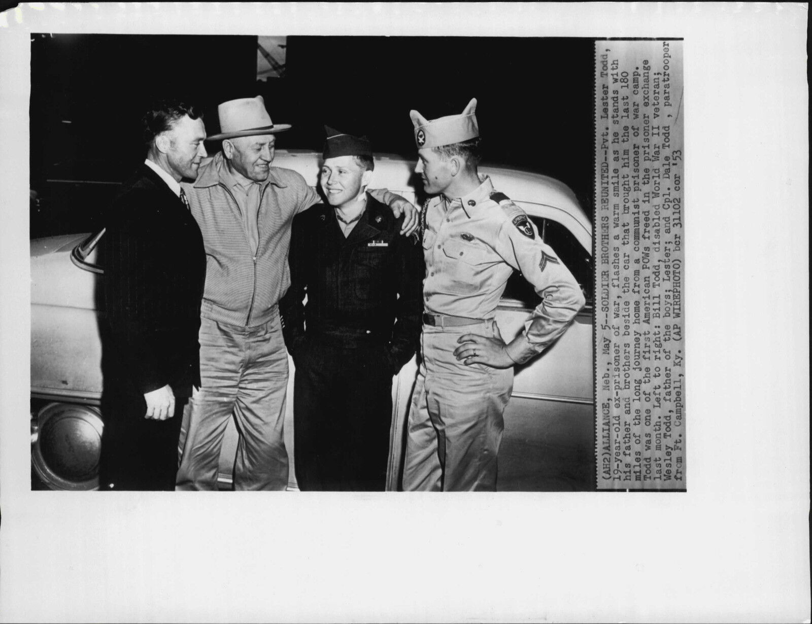 d Prisoner Lester Todd Greets Father & Brothers 1953 Korea War Press Photo Poster painting