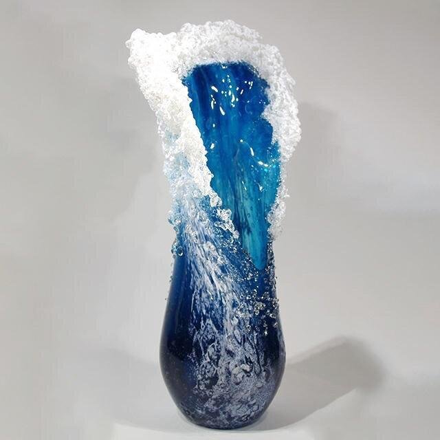 Majestic Wavy Vase