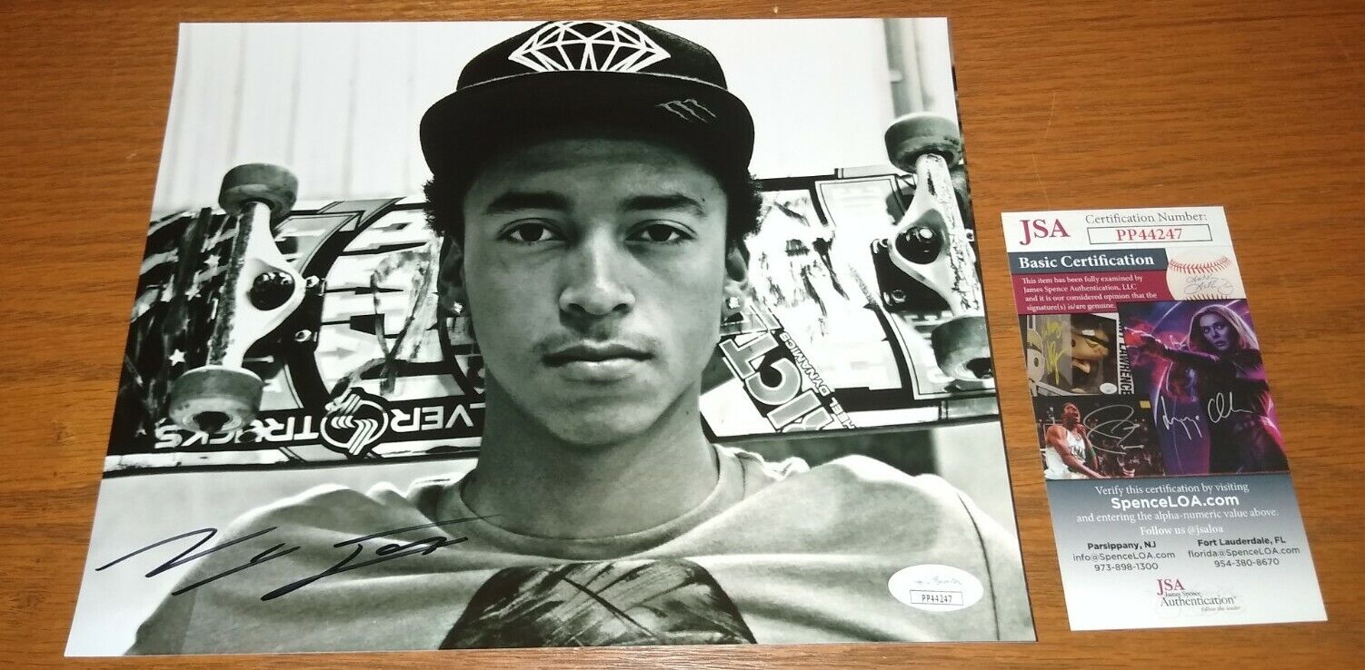 NYJAH HUSTON 2021 OLYMPICS SKATEBOARDER SIGNED AUTOGRAPHED 8X10 Photo Poster painting JSA COA B