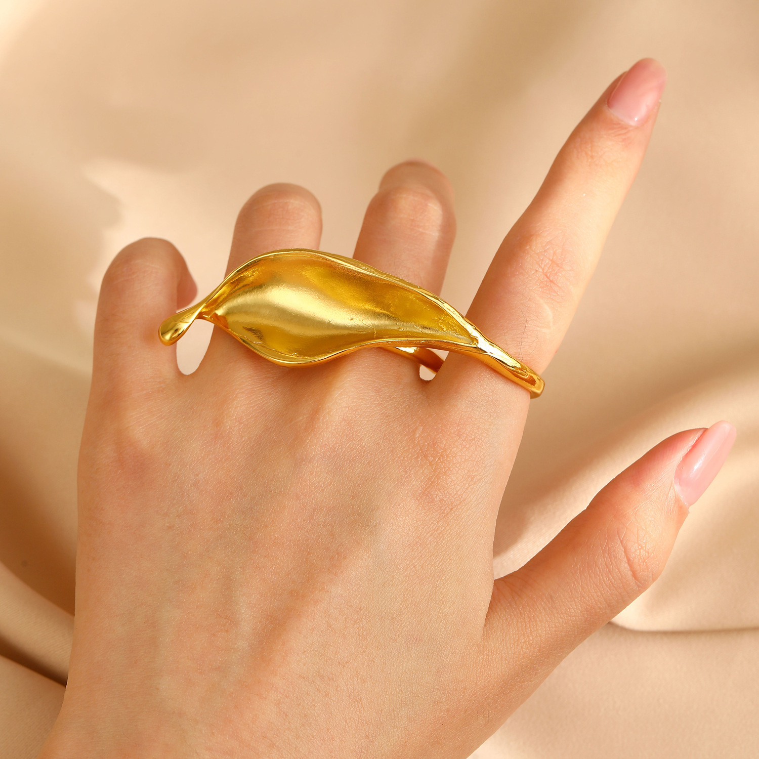 Frosted Leaf Gold-Plated Earrings/Ring