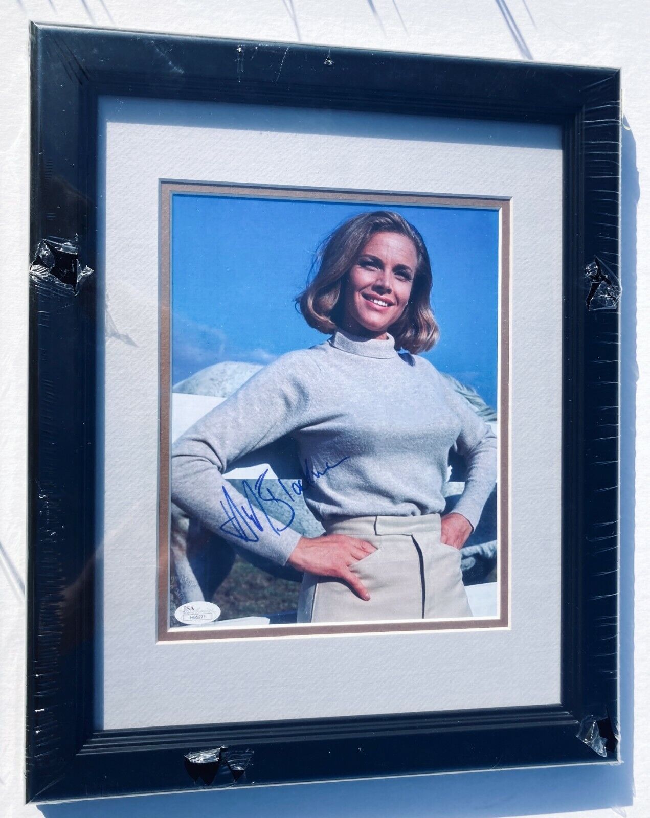 Honor Blackman SIGNED Framed Photo Poster painting JSA COA Autographed 007 Bond Goldfinger #2