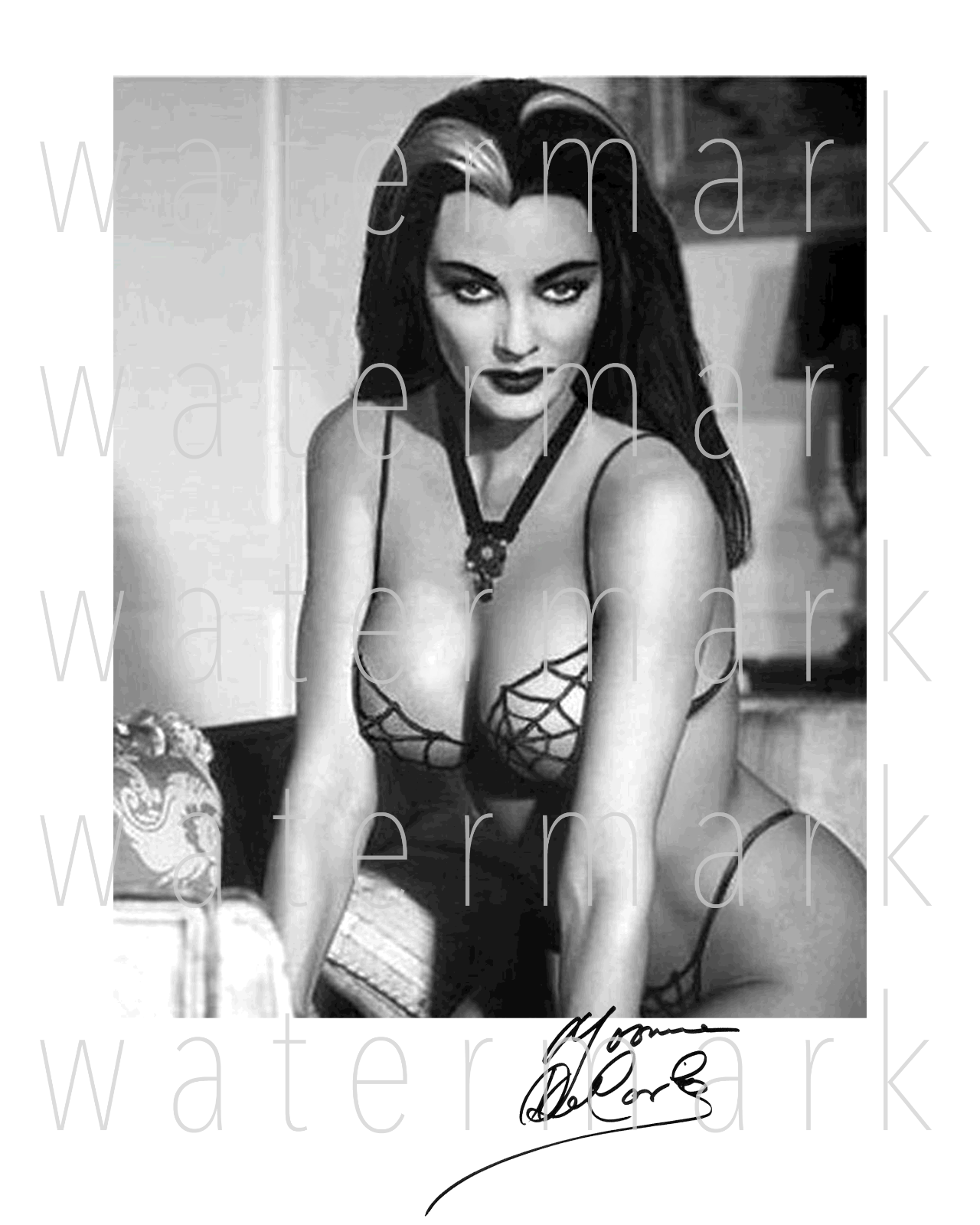 Lily Munster Yvonne De Carlo sexy signed 8X10 Photo Poster painting picture poster autograph RP