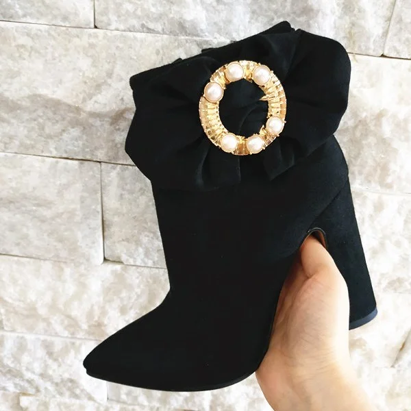 Black Pearl Chunky Heel Ankle Booties   with Circle Decor Vdcoo