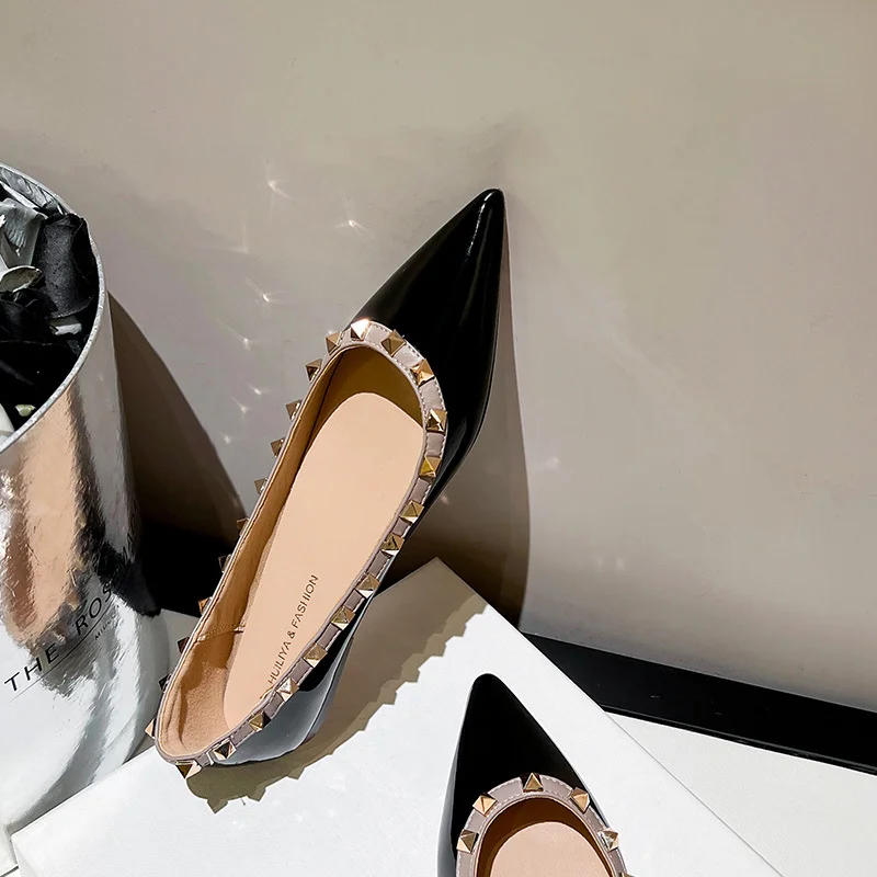Breakj Breakj Temperament Small Fragrant Evening Wind Tip Single Shoes Women Shallow Mouth 2025 New Spring And Autumn Flat Bottom Shoes Rivet Shoes