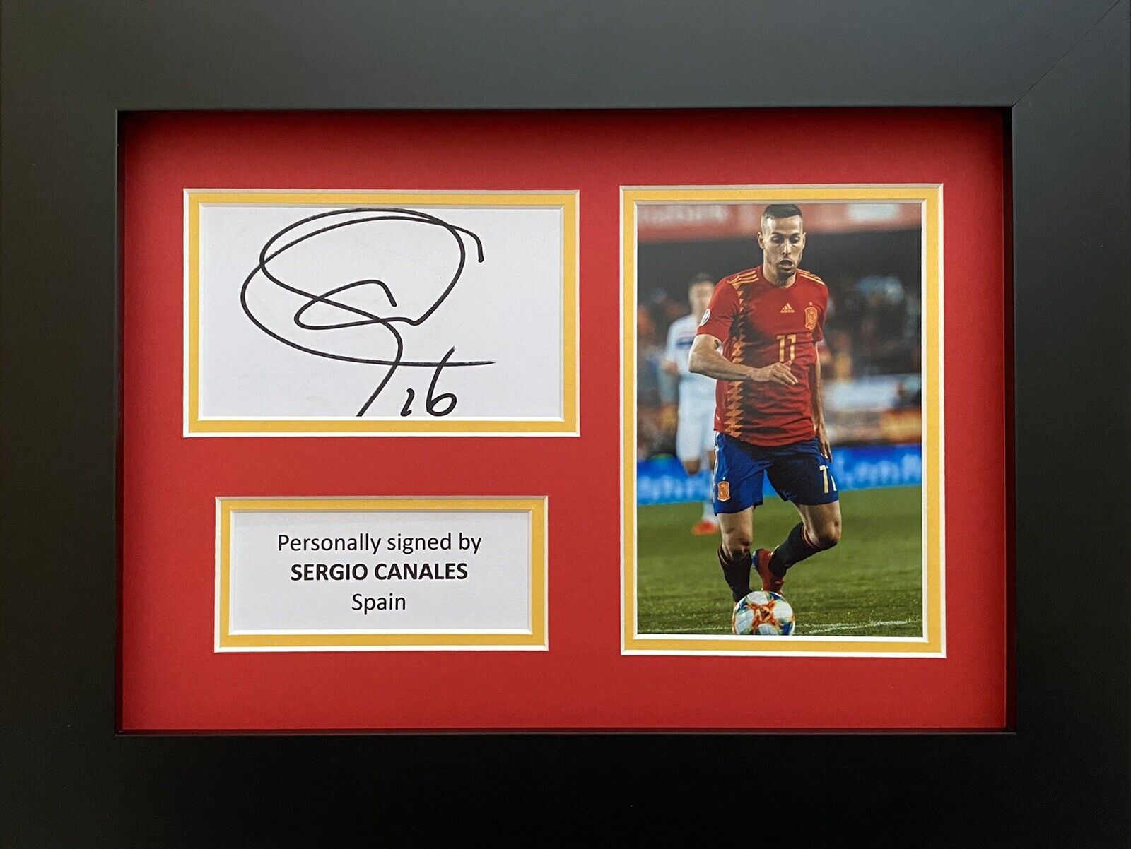 Sergio Canales Hand Signed White Card In A4 Spain Frame Display