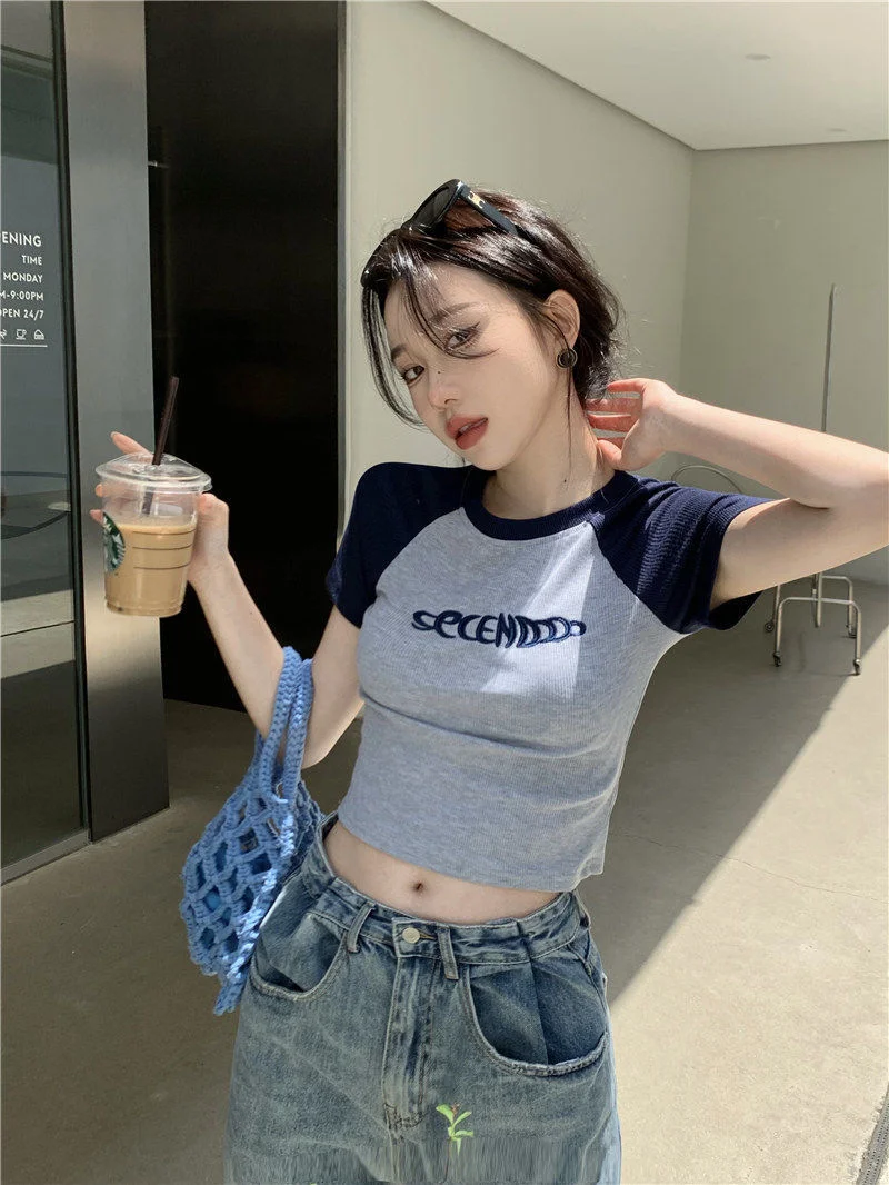 Uveng Uveng Desire Wind Short Style Student Jacket Hot Girl Slim 2024 Summer New Short-Sleeved T-Shirt Female Design Sense Ins