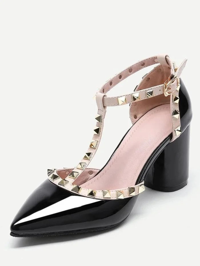 Rockstud Decorated Point Toe Heeled Shoes