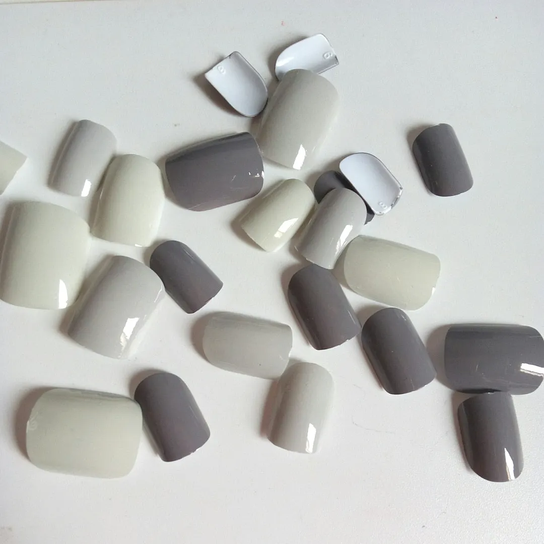 24Pcs Mex Color Long Artificial Fake Nails Shiny Brown DIY Lady Finger False Nails For Design Salon Tip Manicure Tool-Nail Inspo