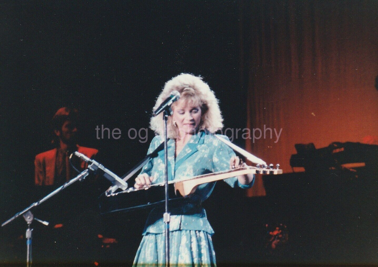 Barbara Mandrell IN CONCERT Found Photo Poster painting COLOR94 2 P