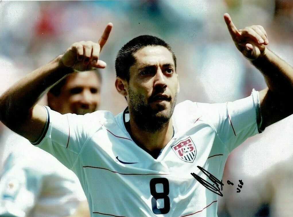 Clint Dempsey Signed 10X8 Photo Poster painting USA & Fulham GENUINE Autograph AFTAL COA (1124)