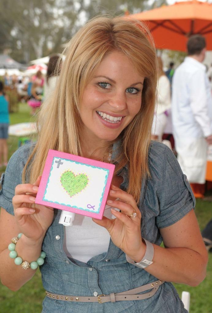 Candace Cameron Bure 8x10 Picture Simply Stunning Photo Poster painting Gorgeous Celebrity #33