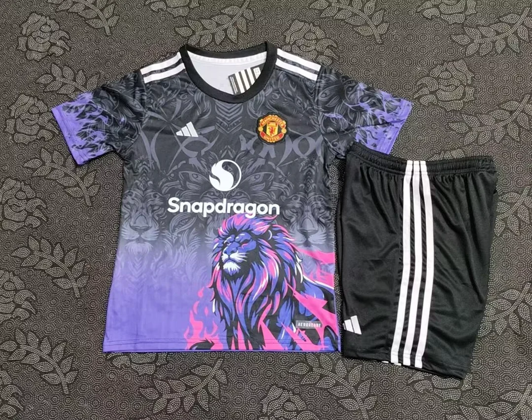 2025/26 Manchester United Lion Training Suit Football  Kids Size