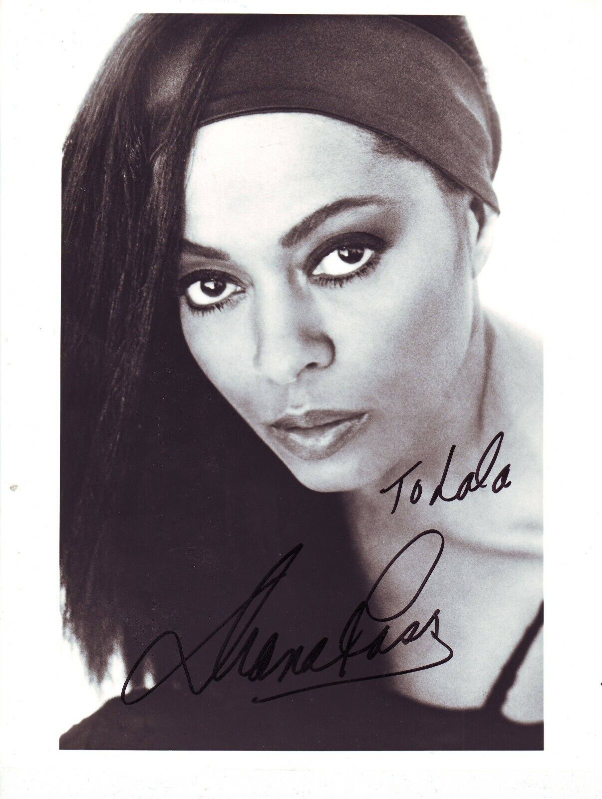 Diana Ross (20x25 cm) Original Autographed Photo Poster painting