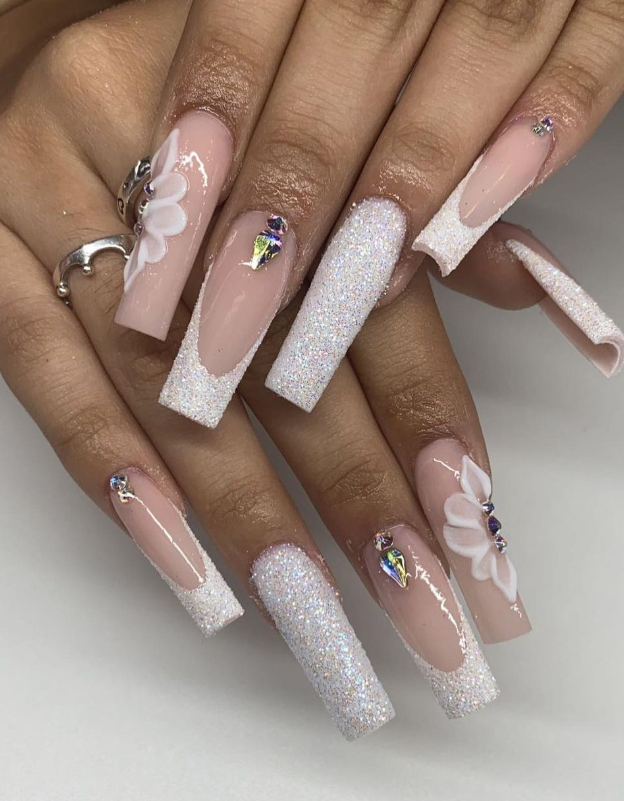 23 Best White and Gold Nails To Try Yourself - StayGlam | Gold acrylic nails,  Acrylic nails coffin pink, Gold nails