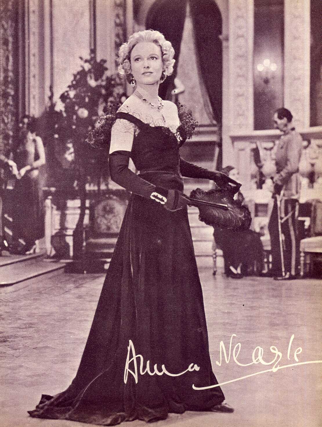 ANNA NEAGLE Signed Photo Poster paintinggraph - Film, Stage Actress / Singer / Dancer - Preprint