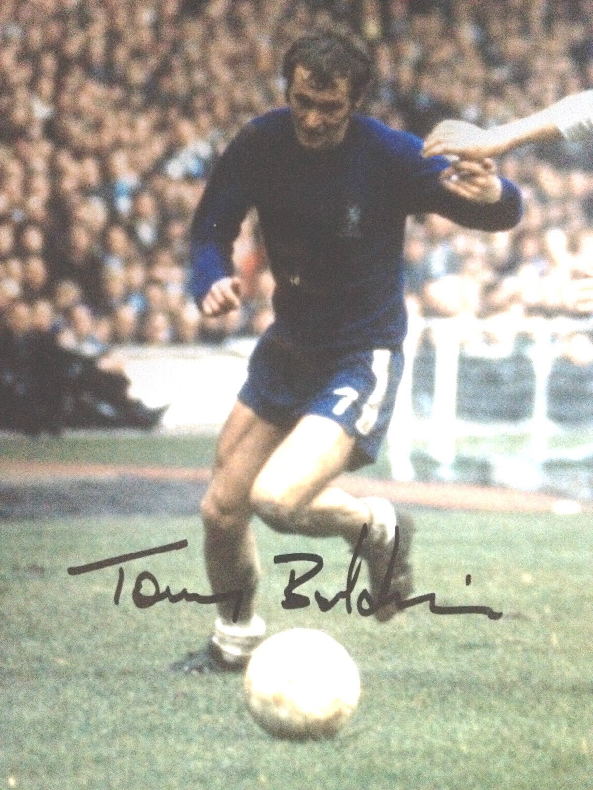 TOMMY BALDWIN - FORMER CHELSEA FOOTBALLER - SUPER SIGNED COLOUR Photo Poster paintingGRAPH