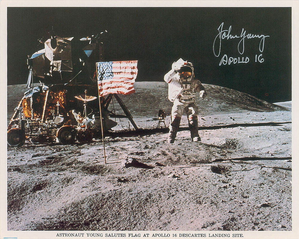 JOHN YOUNG Signed Photo Poster paintinggraph - Apollo 16 - Mission Commander Astronaut preprint