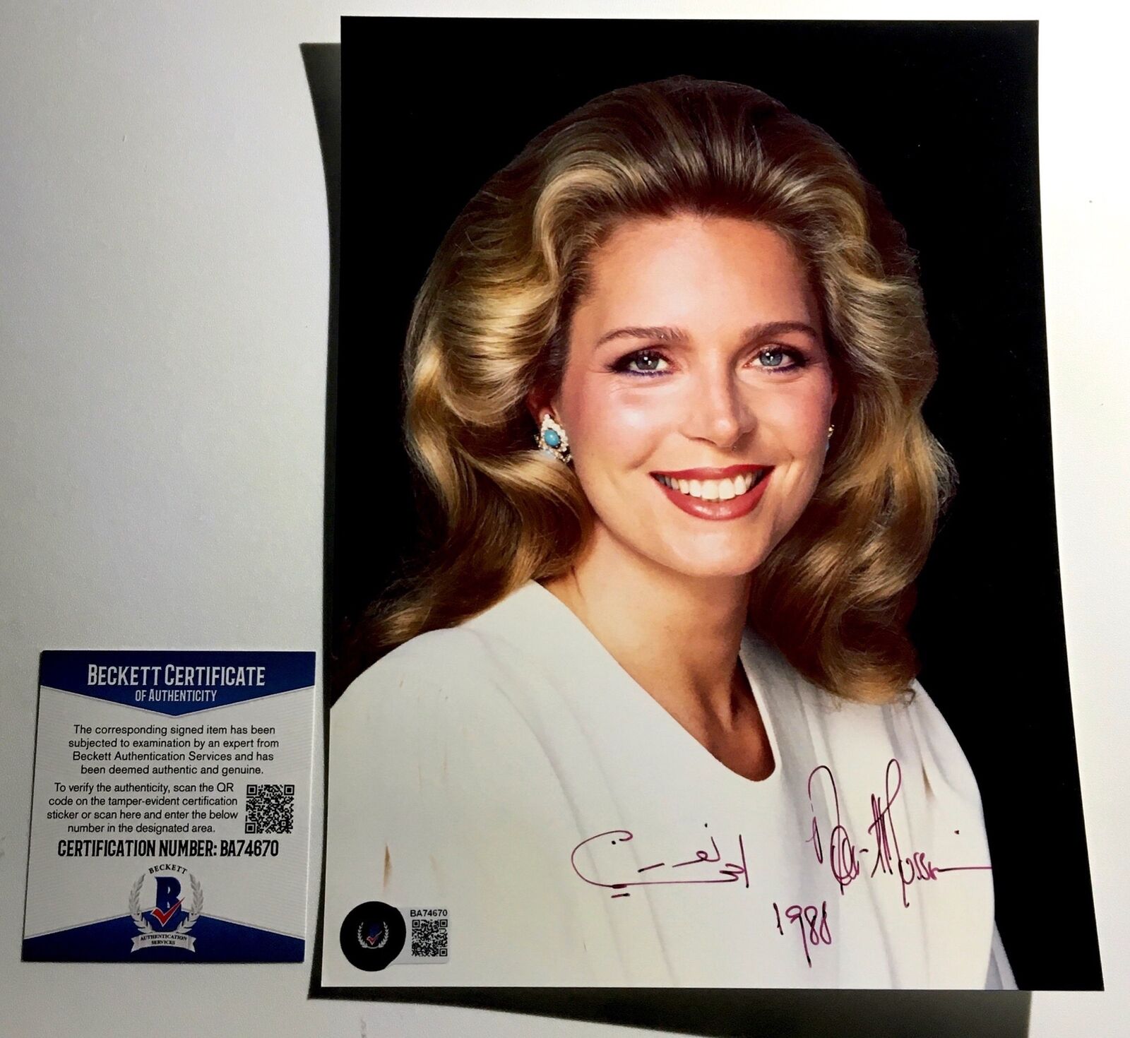 Queen Noor al-Hussein of Jordan Signed 7.5x9 Photo Poster painting Beckett BAS COA King Auto