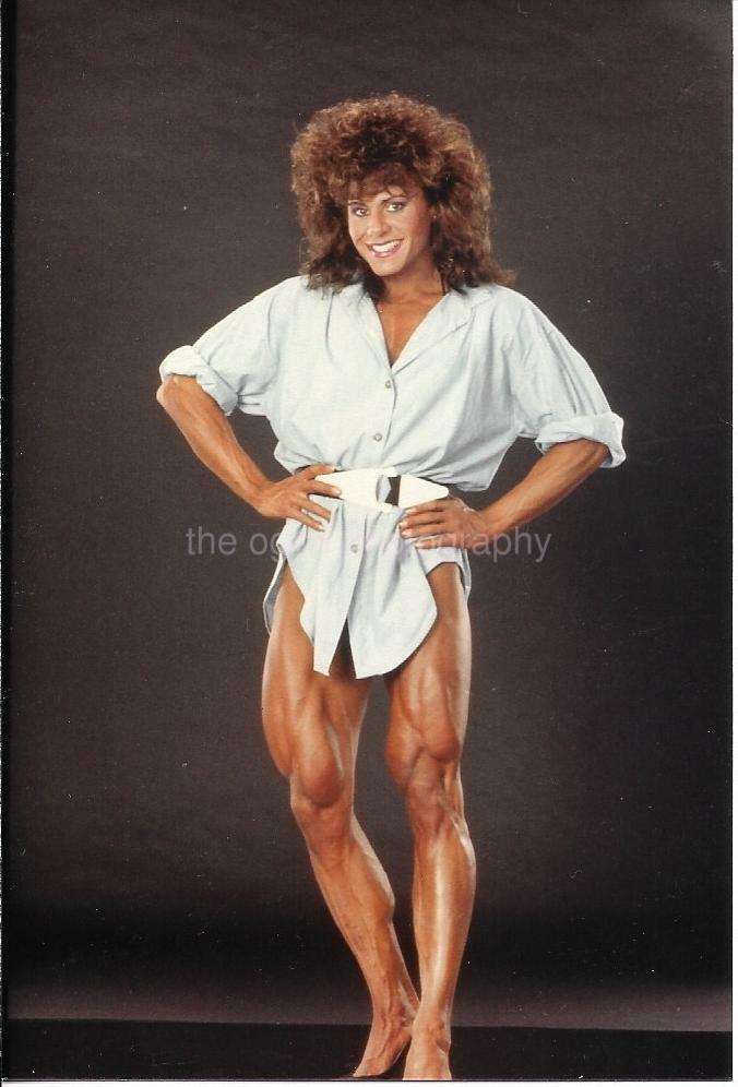 MUSCLE GIRL 80's 90's FOUND Photo Poster painting Color PRETTY WOMAN Original EN 110 19 E