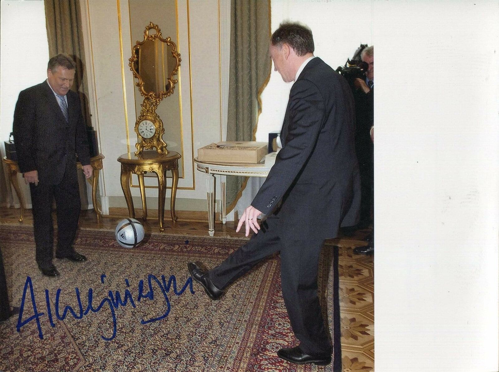 Alexander Kwasniewski autograph, President of Poland 1995-2005, signed Photo Poster painting