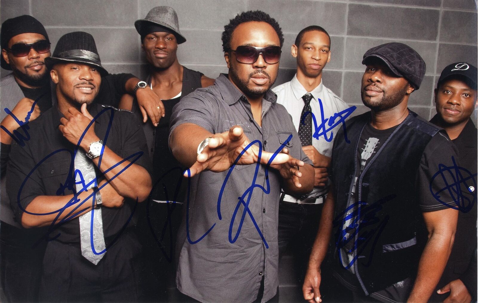 MUSIC GROUP Naturally 7 autograph, IP signed Photo Poster painting