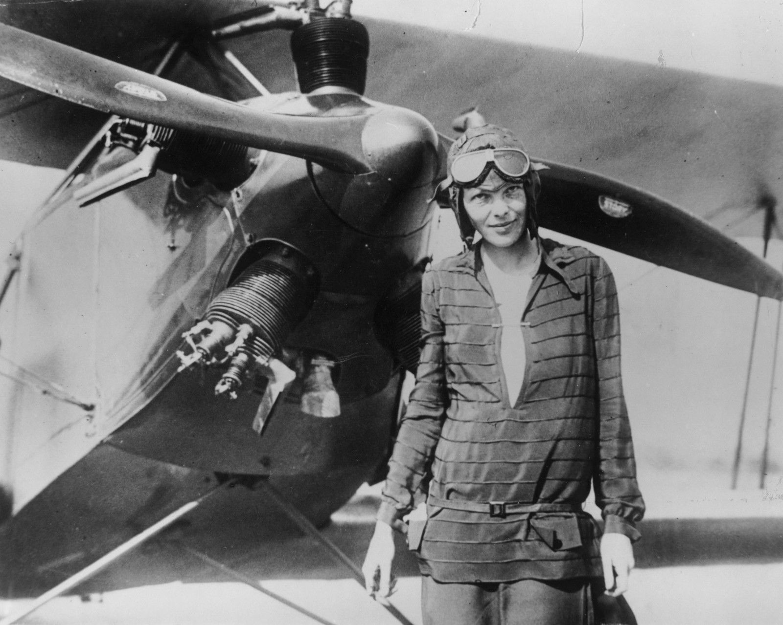 AMELIA EARHART 8X10 Photo Poster painting AVIATION AVIATOR PLANE HISTORY PICTURE