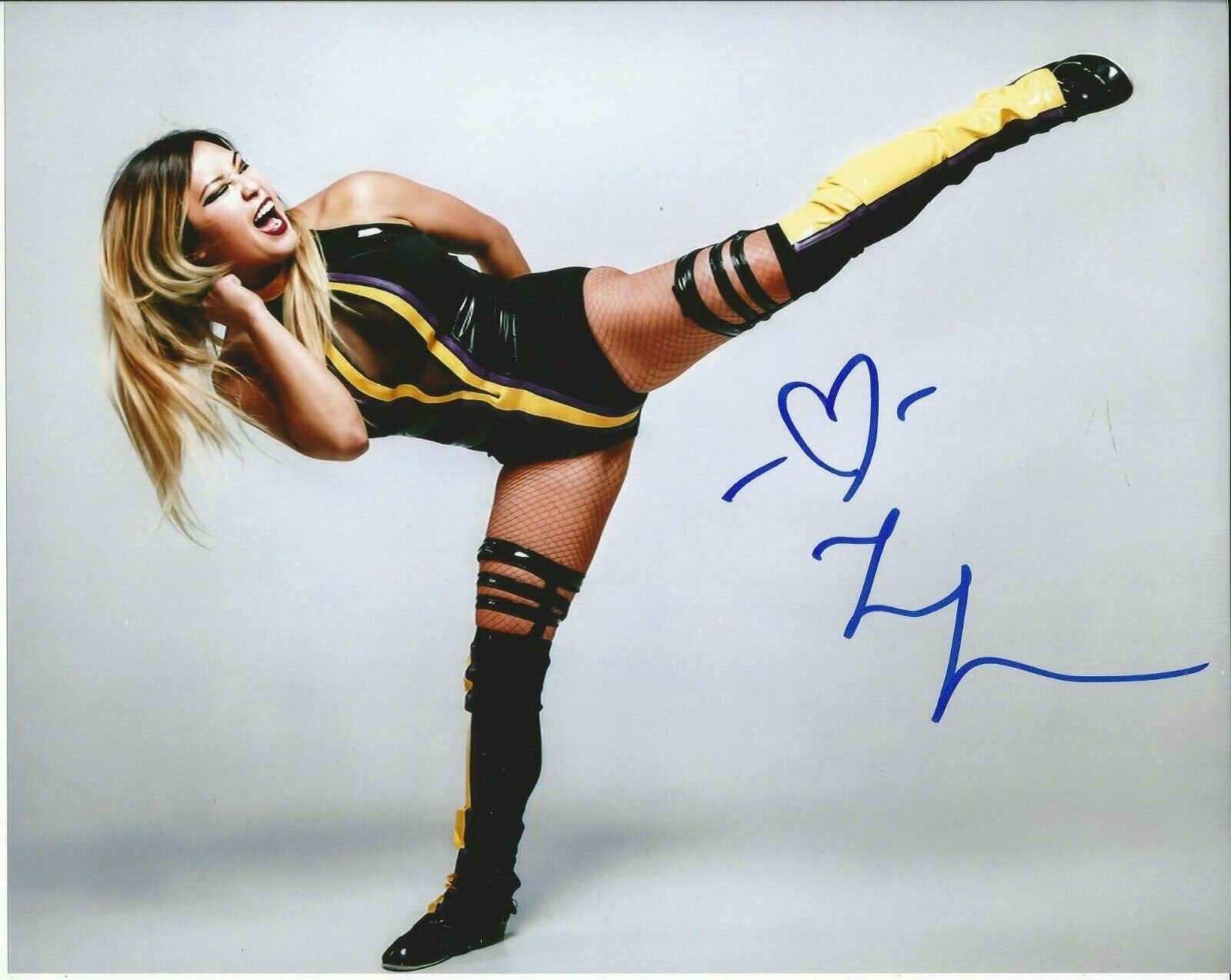 Zeda Zhang Autographed 8x10 NXT Sexy Hot AEW WWE#8