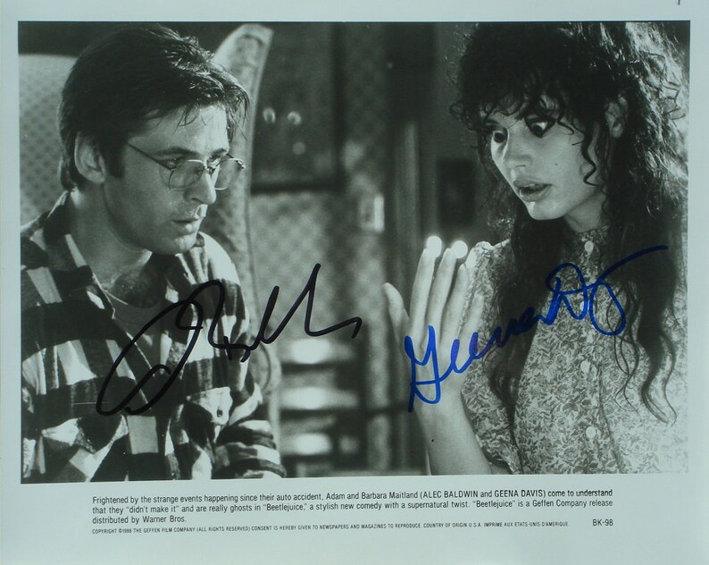 BEETLEJUICE SIGNED Photo Poster painting Alec Baldwin, & Geena Davis wcoa