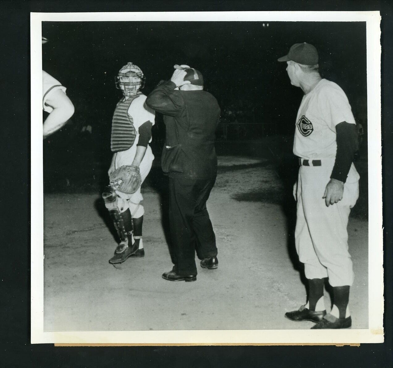 Birdie Tebbetts Hobie Landrith Ump Bill Stewart 1954 Press Photo Poster painting Cincinnati Reds