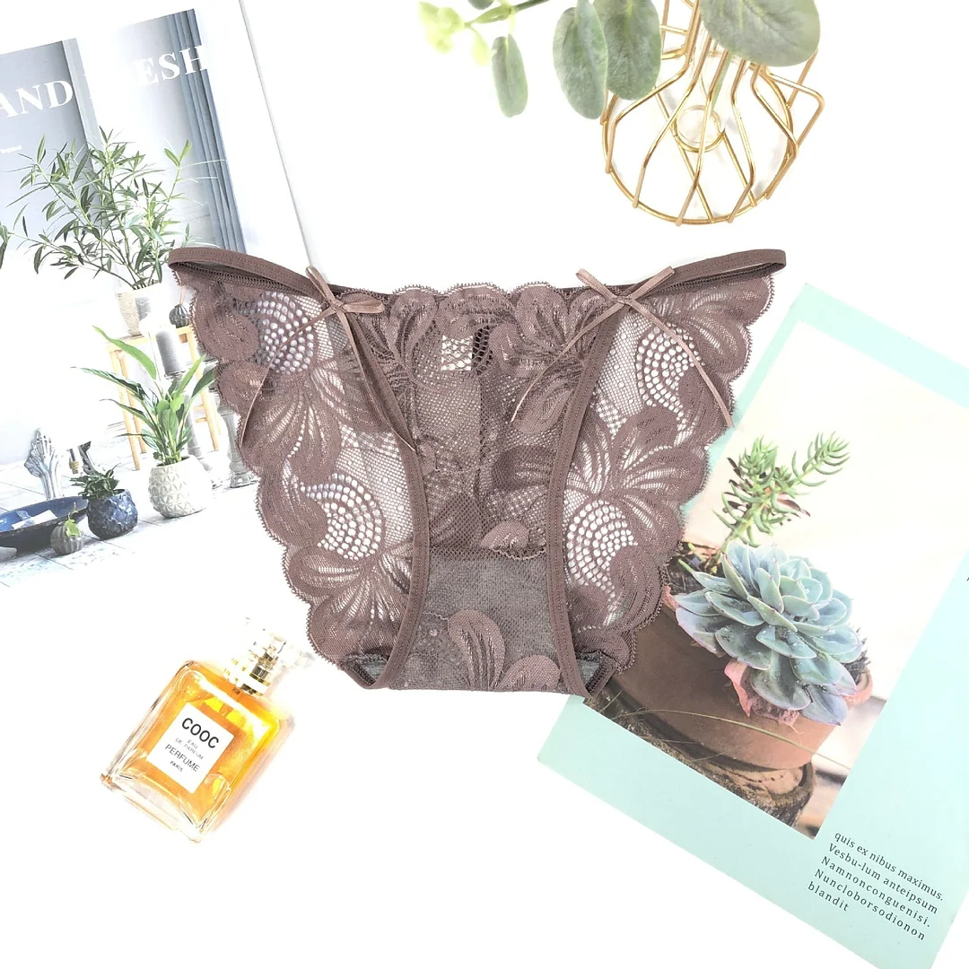 French Cotton Underwear Sexy Lace Panties Fashion Hollow Out Flower T Pants Low Waist Seamless Bow Briefs Female Sexy Lingerie