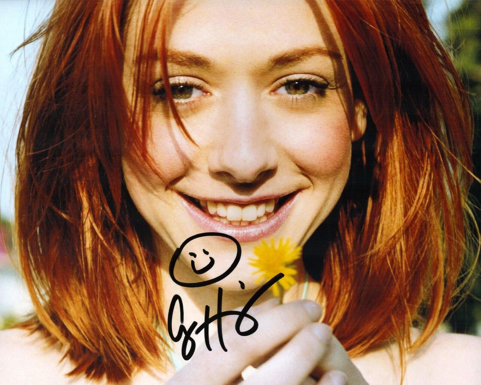 Autographed Photo Poster painting Alyson Hannigan signed 8 x 10