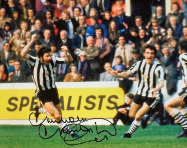 MALCOLM MACDONALD NEWCASTLE SIGNED 10X8 FOOTBALL Photo Poster painting WITH PROOF & COA SUPERMAC