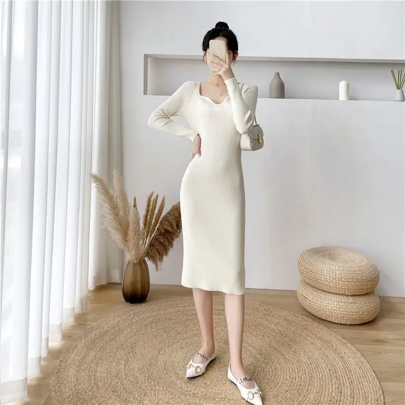 Prozfind stylish dresses for women Vintage V-neck Long Dress Elegant A- line Fashionable Inner Wear For Mature Women