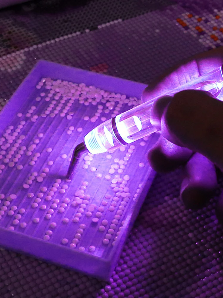 LED Diamond Painting Pen with Light Diamond Art Pen Comfort Grip Faster Drilling