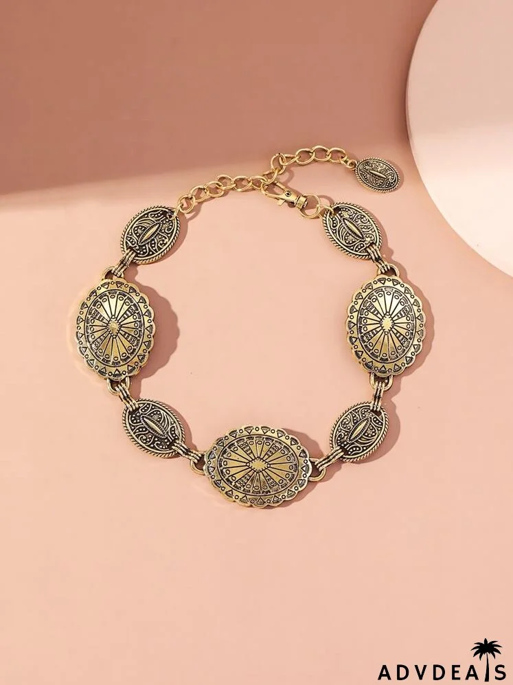 Geometric Detail Oval Decor Necklace