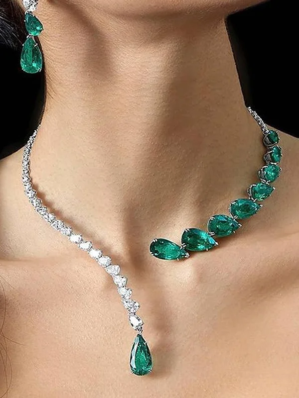 Original Stylish Statement Crystal Necklace: Elevate Your Look