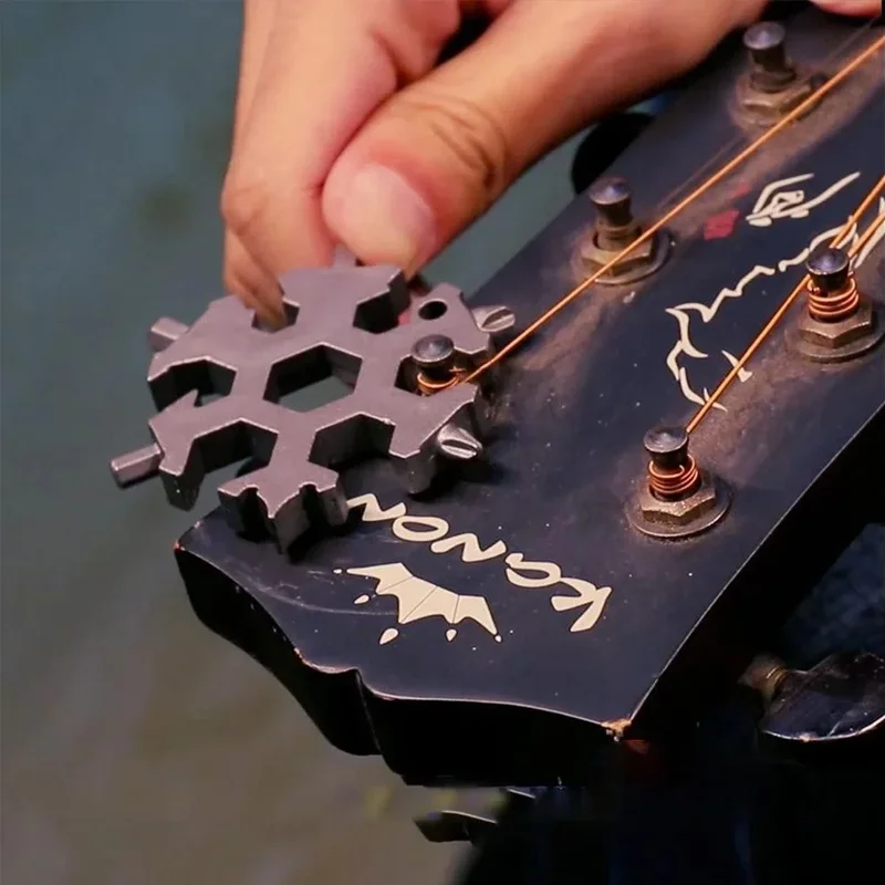 SAKER® 18-in-1 Snowflake Multi-Tool