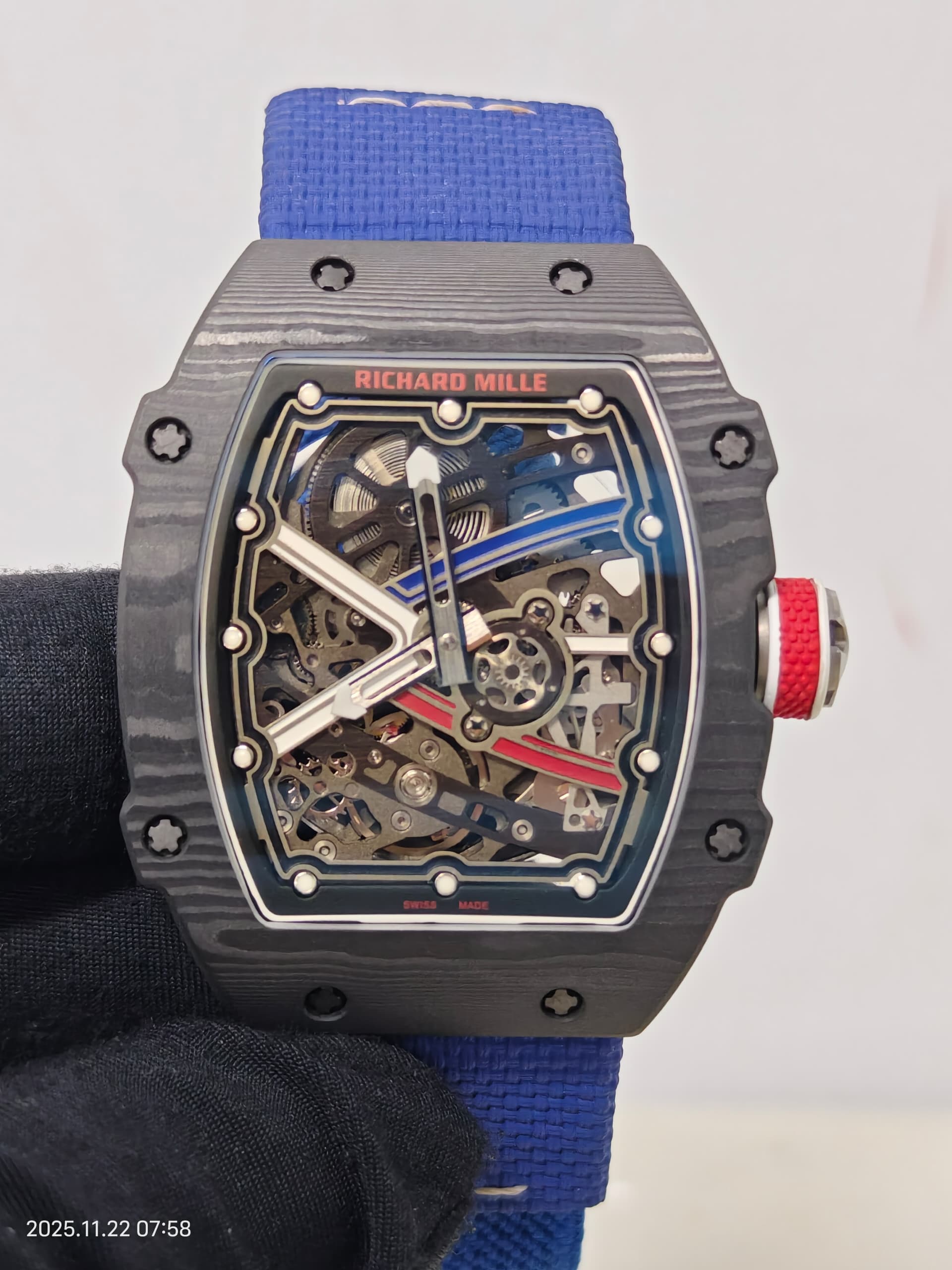 3. Complete modification of the watch's internal gear and movement structure
