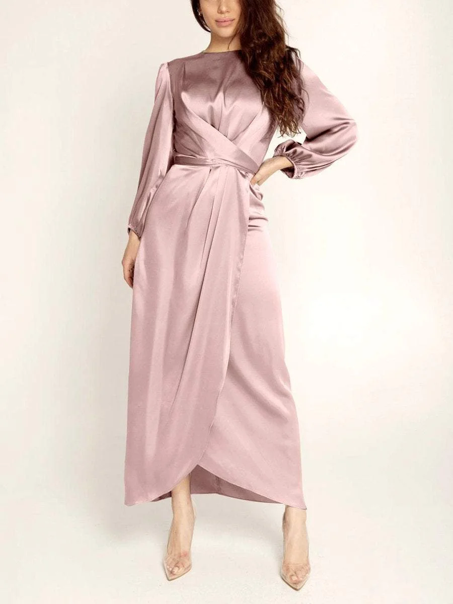 Satin dress with round neck and long sleeves