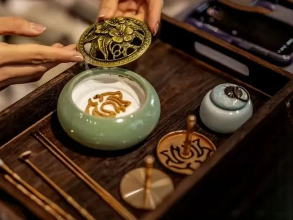 Spiritual Wonders & Majestic Peaks: A 3-Day Emei Mountain and Leshan Buddha Journey