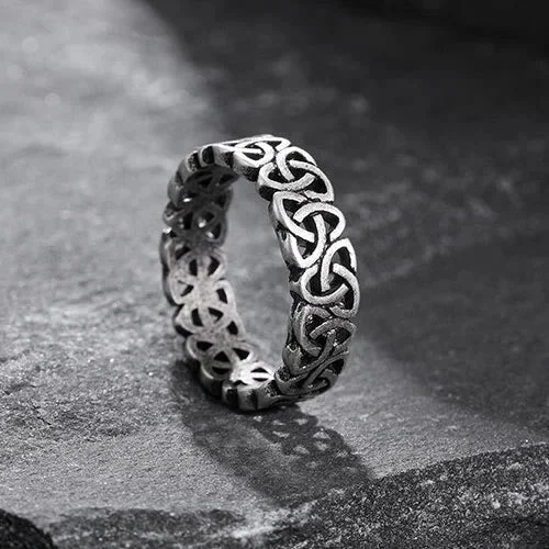 Coutureaura Nordic Triquetra Triangle Concise Ring