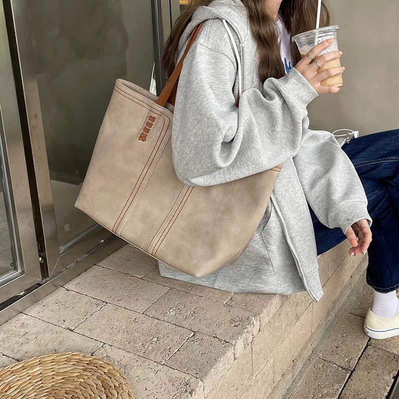 New Fashion Atmosphere Simple Tote Bag Retro Large Capacity Shoulder Portable Commuter Bag Women